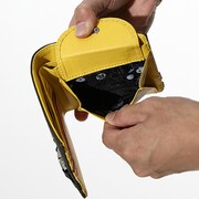 忍野忍モデルの財布。