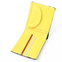 忍野忍モデルの財布。