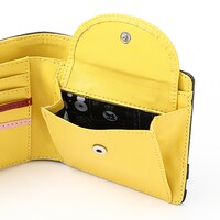 忍野忍モデルの財布。