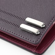 戦場ヶ原ひたぎモデルの財布。