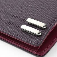 戦場ヶ原ひたぎモデルの財布。