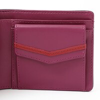 戦場ヶ原ひたぎモデルの財布。