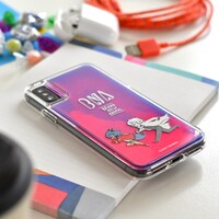 「ネオンサンドiPhoneケース」の使用例。
