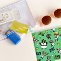 「オーロラポーチ」の使用例。