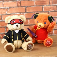 沖田仕様のテディベア（左）と別売りの神楽仕様のテディベア。