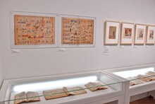 「長谷川町子の漫画創作秘話」の様子。