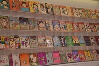 「長谷川町子の漫画創作秘話」の様子。