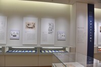 常設展示室「町子の生涯」の様子。