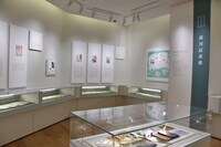 常設展示室「町子の生涯」の様子。