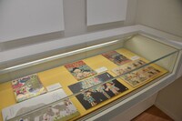 常設展示室「町子の生涯」の様子。