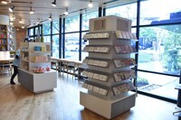 購買部・喫茶部の様子。