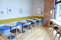 購買部・喫茶部の様子。