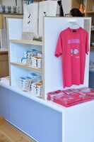 購買部・喫茶部の様子。