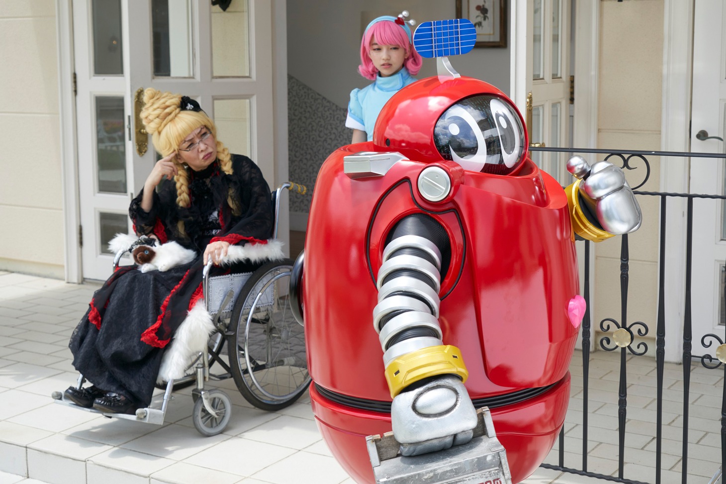 映画「がんばれいわ!!ロボコン ウララ～！恋する汁なしタンタンメン!!の巻」の場面写真。