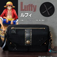ルフィをイメージした「ワンピース ショルダーバッグ ＜STRONG THREE＞」。