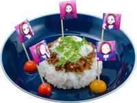 第1期メニューの「カタリナ脳内会議!?円卓風キーマカレー」。