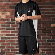 「機動戦士ガンダム THE LAST SHOOTING ランニングTシャツ」「機動戦士ガンダム THE LAST SHOOTING ショートパンツ」の着用イメージ。