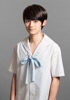 藤原大祐扮する仁井真純。