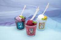 左から「弥勒のグレープソーダフロート」、「犬夜叉のクランベリーソーダフロート」、「殺生丸のカルピスソーダフロート」。