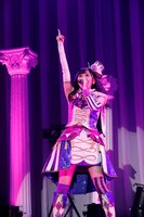 紫藤める役の森嶋優花。