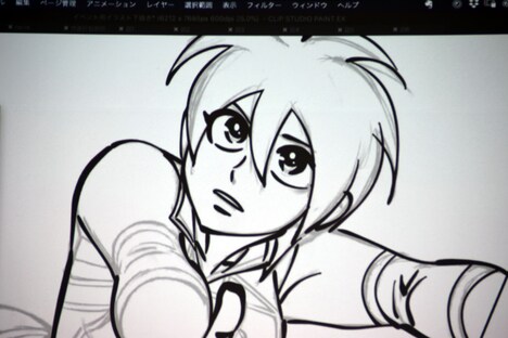 日本橋ヨヲコによる「少女ファイト」のイラストのライブドローイングの様子。