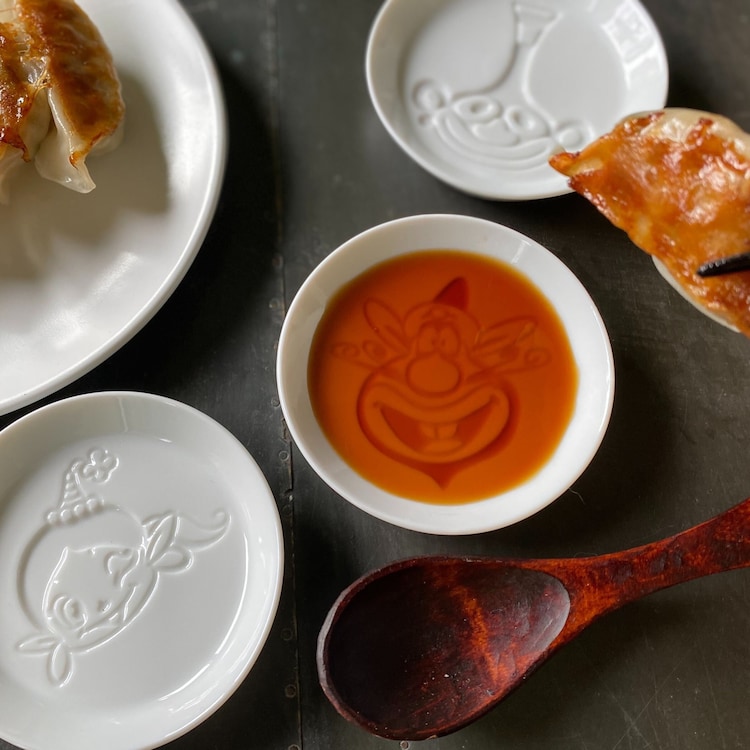 呼ばれて飛び出てジャジャジャジャーン ハクション大魔王 絵柄浮き出る醤油皿 コミックナタリー