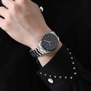 腕時計の使用イメージ。