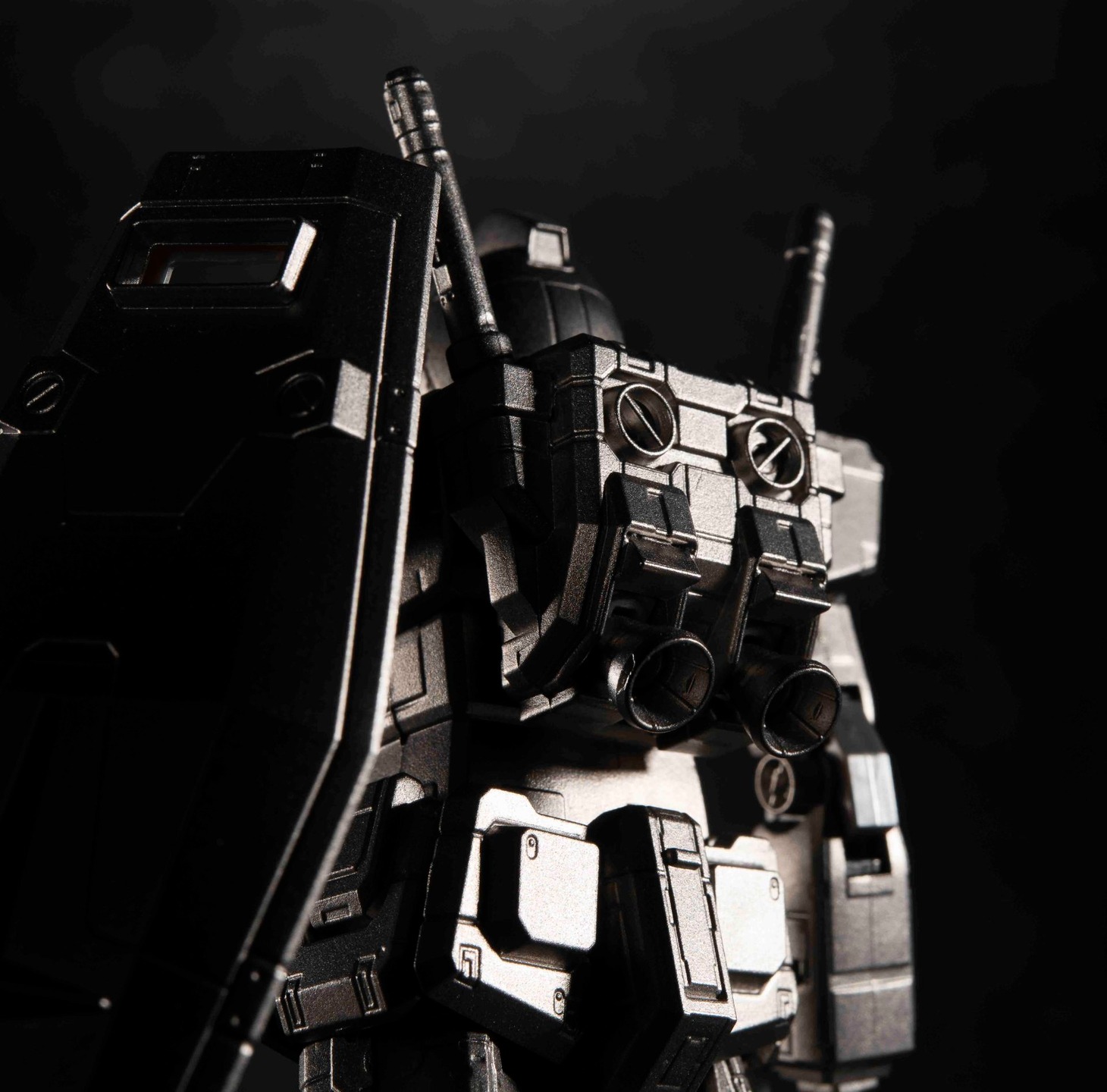 「ガンダリウム合金モデル 1/144 RX-78-2ガンダム」