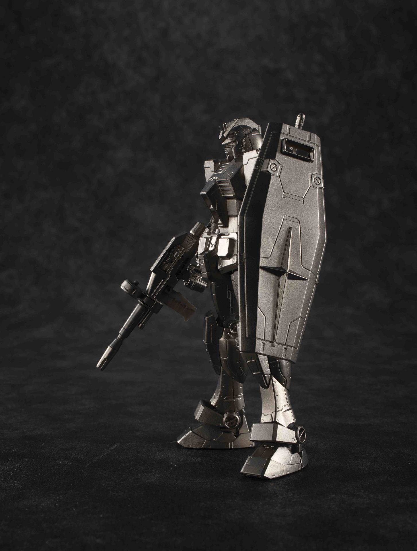 「ガンダリウム合金モデル 1/144 RX-78-2ガンダム」