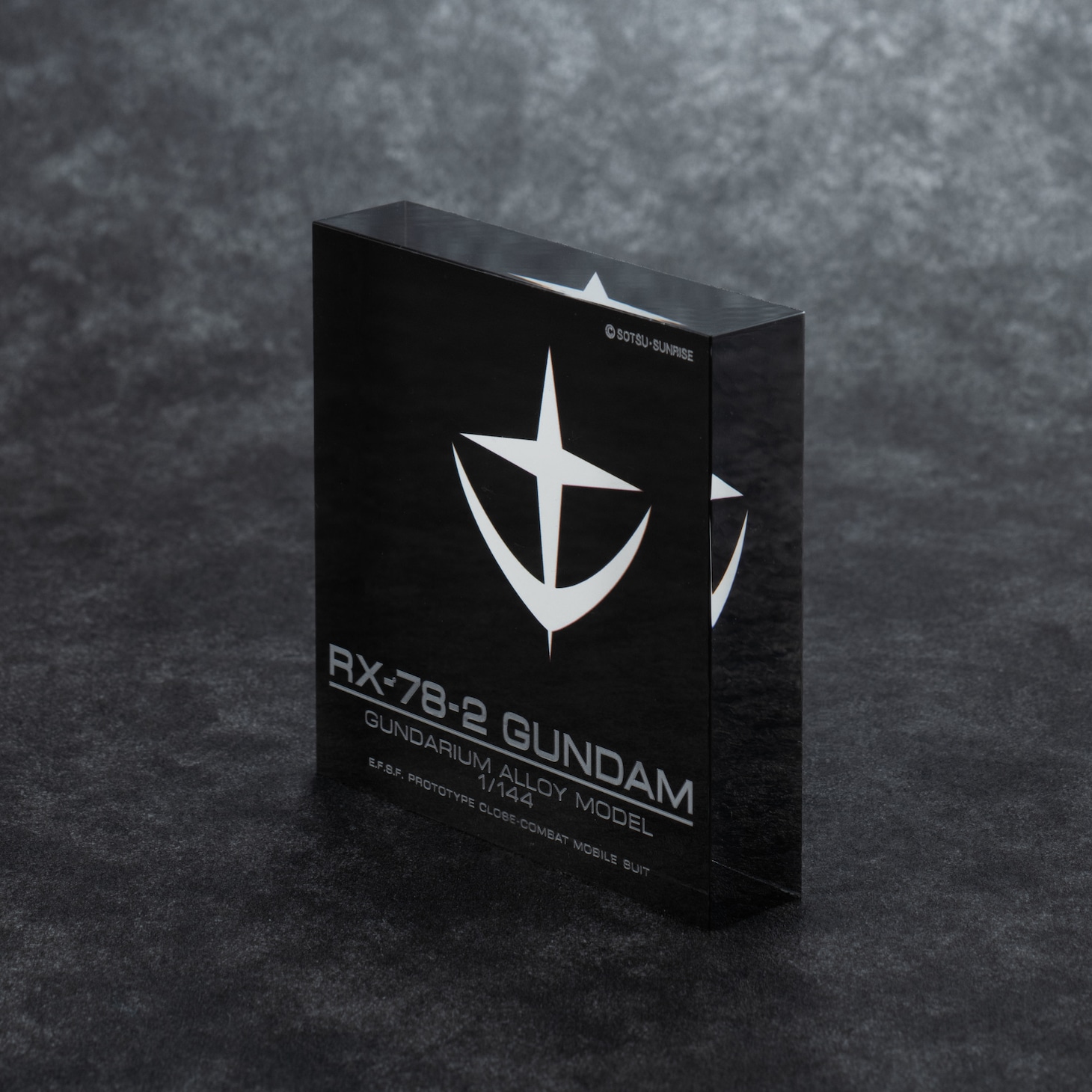 「ガンダリウム合金モデル 1/144 RX-78-2ガンダム」