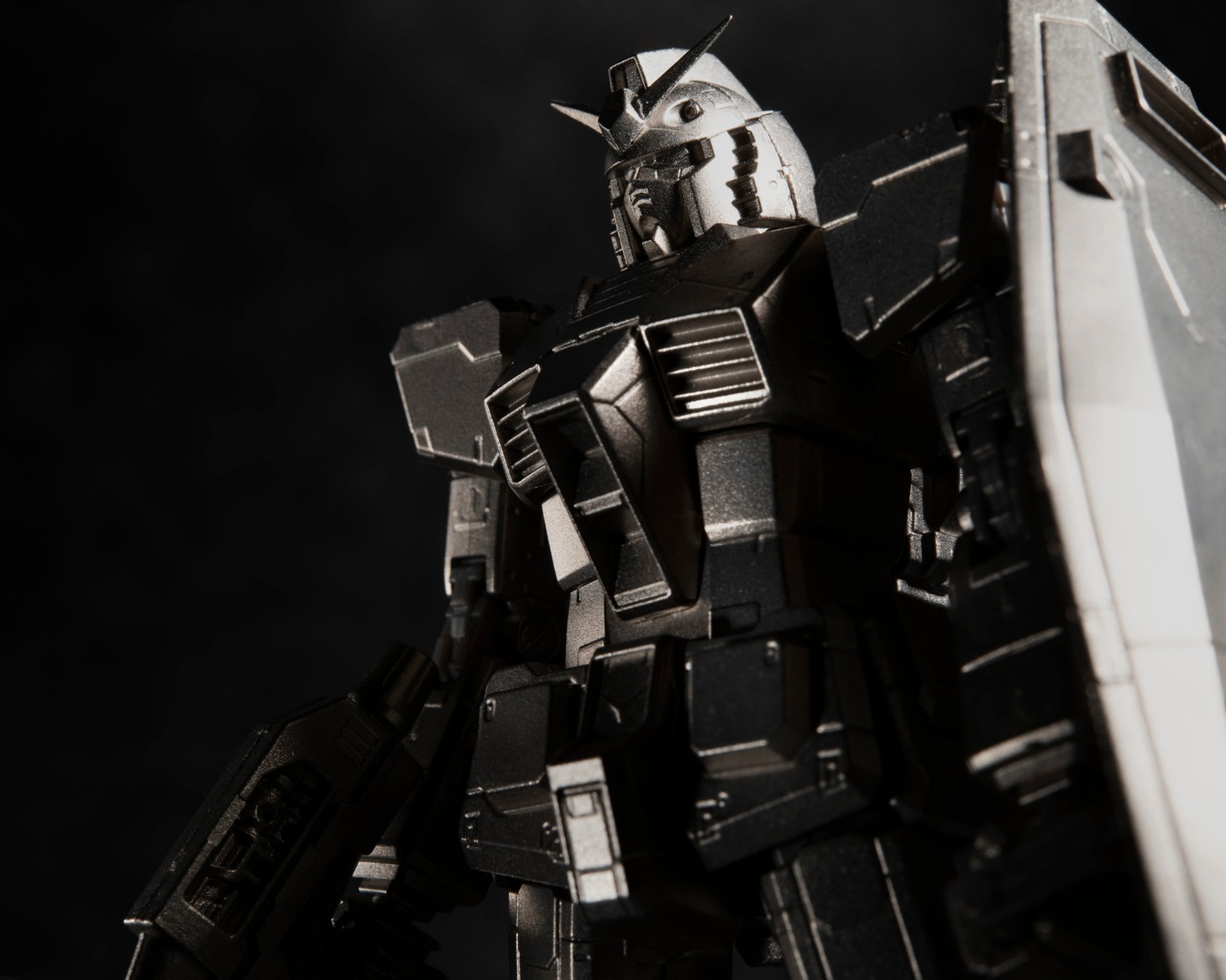 「ガンダリウム合金モデル 1/144 RX-78-2ガンダム」