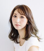 ミナ役の愛原実花。