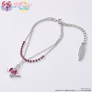 ｢Eternal ブレスレット｣より、「クライシス・ムーン・コンパクト」モデル。