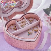 「ハートクリスタルアクセサリーシリーズ Eternal バージョン」のリング。