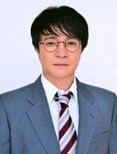 濱田岳扮する橋田一。(c)「働かざる者たち」製作委員会