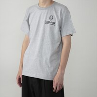 「新機動戦記ガンダムW バックモチーフ Tシャツ XXXG-01SR ガンダムサンドロック」の着用イメージ。