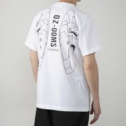 「新機動戦記ガンダムW バックモチーフ Tシャツ OZ-00MS トールギス」の着用イメージ。