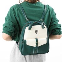 HE★VENS・皇綺羅モデルのリュックの使用イメージ。