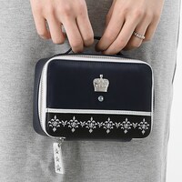 QUARTET NIGHT・カミュモデルのポーチ。