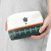 HE★VENS・桐生院ヴァンモデルのポーチ。