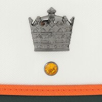 HE★VENS・桐生院ヴァンモデルのポーチ。