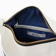 HE★VENS・皇綺羅モデルのポーチ。