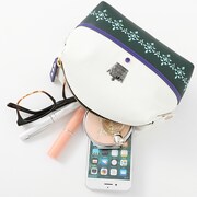 HE★VENS・鳳瑛二モデルのポーチ。