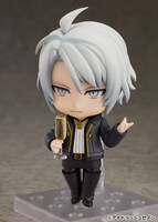 「ねんどろいど 八乙女楽」と「シャンパングラス+手首パーツ」。