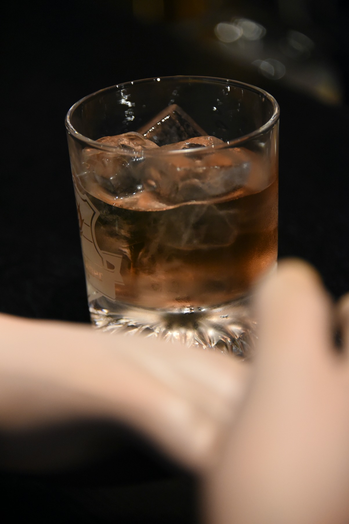 ドリンクメニュー「あの日の1杯」を注文すれば、劇中の名シーンを再現できる。