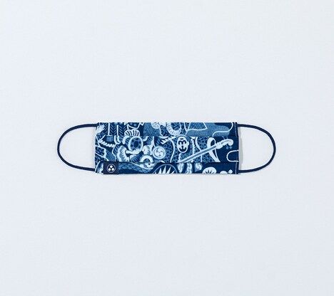 「日に流れて橋に行く」のオリジナルマスク。