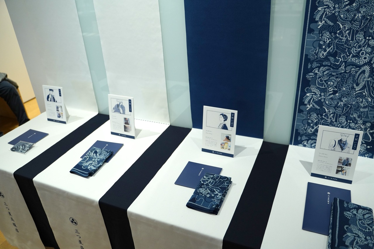 マスク、手ぬぐいの展示コーナー。