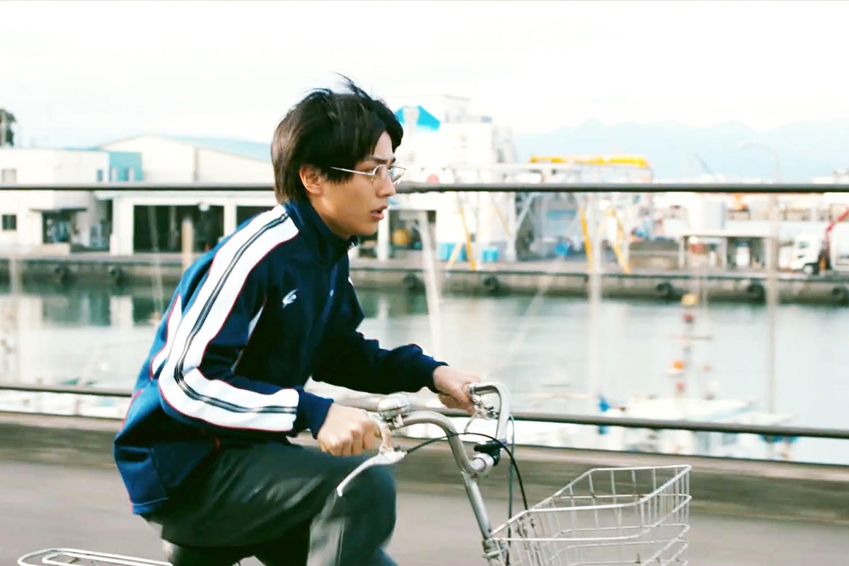 映画「弱虫ペダル」より。