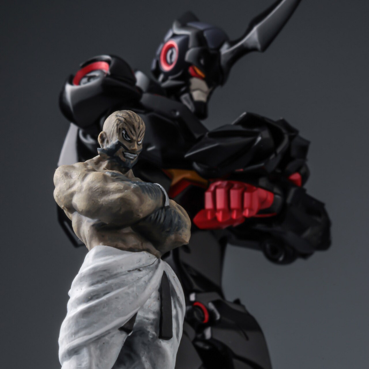ロージェノムのフィギュアと「プライオボット 天元突破