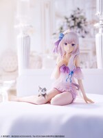 B賞の「エミリア フィギュア」。